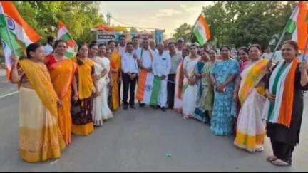 ધોળકા: ધોળકા ખાતે કલિકુંડથી અટલ સરોવર સુધી ભવ્ય તિરંગા યાત્રા નીકળી, સંસદ સભ્ય, ધારાસભ્યો સહિતના મહાનુભાવો જોડાયા
