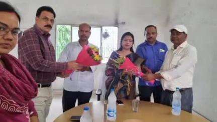गोला: सीपीसी इंटर कॉलेज कमता में शासी निकाय की बैठक में विधायक शामिल हुईं, दिए दिशा-निर्देश