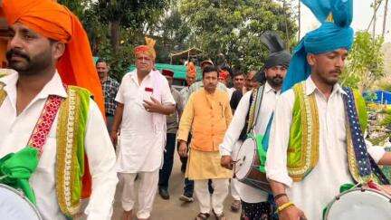 घुमारवीं: रन्डोह दंगल में जुगराज बने विजेता, पूर्व मंत्री राजेंद्र गर्ग ने बांटे पुरस्कार