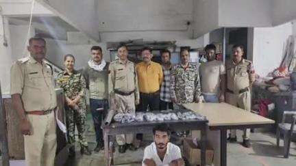 छतरपुर: ग्राम सुकवा में पुलिस ने अवैध कट्टा फैक्ट्री पर छापा मारा, 3 अवैध कट्टे और कई अधबने कट्टे के साथ आरोपी गिरफ्तार