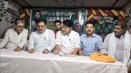 गोपालगंज: राजद प्रखंड अध्यक्ष के चुनाव को लेकर जिला कार्यालय में बैठक हुई, पूर्व मंत्री सहित कई नेता मौजूद रहे