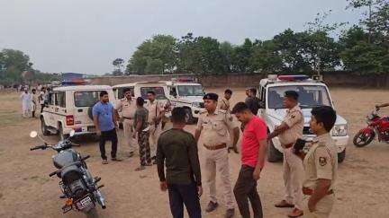 नाथनगर: सिटी ग्राउंड 2 में दो समुदायों के बीच पत्थरबाज़ी, स्कूटी चलाने को लेकर हुआ विवाद, कई घायल