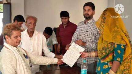 लालसोट: निजामपुरा ग्राम पंचायत मुख्यालय पर आयोजित रात्रि चौपाल में सात परिवादों का मौके पर किया गया निस्तारण