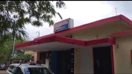 दमोह: पुलिस से नहीं मिला न्याय तो परिजनों के साथ जिला पुलिस अधीक्षक कार्यलय पहुंची हादसे का शिकार हुई महिला 
#jansamasya