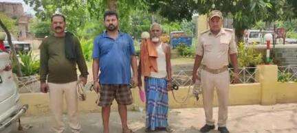 असरगंज: असरगंज पुलिस ने समकालीन अभियान के तहत लंबे समय से फरार दो वारंटियों को किया गिरफ्तार