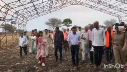 आरोन: भौंरा गांव में होने वाले महायज्ञ के विशाल आयोजन की व्यवस्थाओं का पुलिस अधीक्षक ने किया निरीक्षण