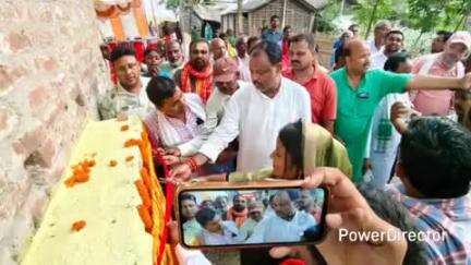 कुर्सेला: पूर्वी मुरादपुर में MLA विजय सिंह ने सड़क निर्माण कार्य का शिलान्यास किया, कई अन्य मौजूद रहे