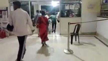 गुमला: नवनी मोड में बाइक से गिरकर तीन युवक घायल, एक रिम्स रेफर