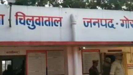 कैंपियरगंज: चिलुआताल क्षेत्र की एक शिक्षिका को अपने ही स्कूल में 9वीं के छात्र से हुआ मोहब्बत, छात्र के साथ रहना चाहती है