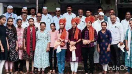 नेवासा: दहावीच्या परीक्षेत यश मिळविणाऱ्या विद्यार्थिनींचा बालाजी देडगाव ग्रामस्थांच्या वतीने नागरी सन्मान