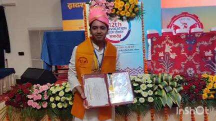 शाजापुर: हर्ष ने नगर का नाम रोशन किया, इंजीनियरिंग में टॉपर बनने पर भोपाल में दीक्षांत समारोह में सम्मानित