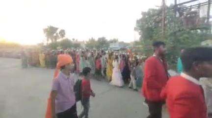 मारवाड़ जंक्शन: मारवाड़ जंक्शन के खेतेश्वर मंदिर की 14वीं वर्षगांठ के उपलक्ष में मुख्य बाजार से निकाली गई भव्य वर्गोडा कलस यात्रा जुलूस