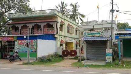 মেদিনীপুর: মেদিনীপুর শহর সংলগ্ন কেরানীচটি এলাকায় ছাত্রীদের মেশ থেকে এক ছাত্রীর ঝুলন্ত দেহ উদ্ধার করল পুলিশ