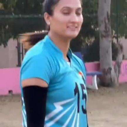 कल्पा: किन्नौर के मेबर गाँव की आयुषी भंडारी वियतनाम में दिखाएंगी दमखम, भारतीय वॉलीबॉल टीम का करेंगी प्रतिनिधित्व