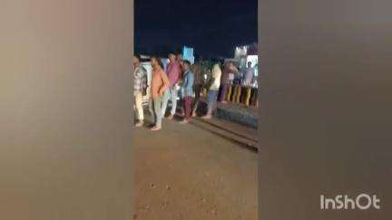 રાજકોટ પૂર્વ: રાજકોટની વગડ ચોકડીએ અકસ્માત થતાં કાર પલ્ટી મારી ગઈ