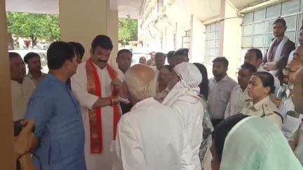 नरसिंहपुर: अवैध उत्खनन न रुकने पर खनिज अधिकारी पर होगी कार्रवाई, कलेक्ट्रेट परिसर में प्रभारी मंत्री ने कही बड़ी बात