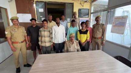 जलेसर: SSP के निर्देशन में थाना जलेसर पुलिस टीम ने विभिन्न मामलों में 9 वारंटी आरोपियों को अलग-अलग जगह से किया गिरफ्तार