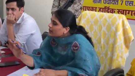 सूरतगढ़: 7 SGM गांव में कलेक्टर ने रात्रि चौपाल लगाकर सुनी जनसमस्याएं, अफसरों को निस्तारण के दिए निर्देश