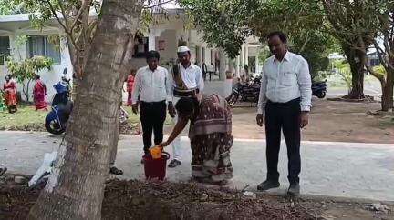 ప్రతి ఒక్కరు పరిసరాలను పరిశుభ్రంగా ఉంచాలి: అమలాపురంలో డీఆర్ఓ రాజకుమారి