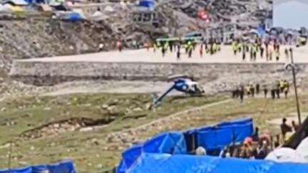 रुद्रप्रयाग: केदारनाथ धाम में पायलट की सूझबूझ से टला बड़ा हादसा, हेली एम्बुलेंस में तकनीकी खराबी के कारण सुरक्षित लैंडिंग