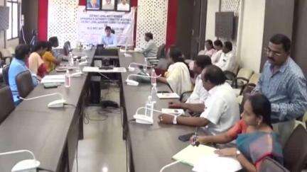 లింగ నిర్ధారణ పరీక్షలు చేస్తున్న సమాచారం మీకు ఎందుకు తెలియడం లేదు శాఖల మధ్య సమన్వయ లోపం స్పష్టంగా తెలుస్తోంది : కలెక్టర్
