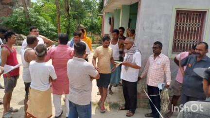 एकमा: कर्णपुरा में अतिक्रमण हटाने की कार्रवाई, भूमि सुधार उपसमाहर्त्ता की मौजूदगी में सरकारी भूमि का नापी