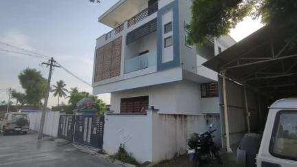 ஆரணி: சேவூர் பகுதியில் அதிமுக முன்னாள் அமைச்சர் சேவூர் ராமச்சந்திரன் இல்லம் மற்றும் மகன்கள் லஞ்ச ஒழிப்பு போலீசார் சோதனை