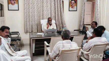 गुलाबगंज: क्षेत्र के दर्जन से अधिक नागरिकों ने विधायक को सौंपे आवेदन, विभिन्न समस्याओं के समाधान की मांग की