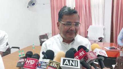 मैनपुरी: मैनपुरी पहुंचे कैबिनेट मंत्री जयवीर सिंह ने अखिलेश यादव पर जमकर साधा निशाना