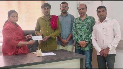વાંકાનેર: વાંકાનેરના કાછીયાગાળા ગામે વિજળી પડવાથી ભેંસનું મોત થતાં તાલુકા પંચાયત દ્વારા પશુપાલકને સહાય ચૂકવાઈ…