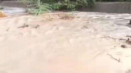 ఉరవకొండ: ఉరవకొండ, వజ్రకరూరు, విడపనకల్ మండలాల పరిధిలో భారీ వర్షం: పొంగిపొర్లుతున్న వాగులు, వంకలు