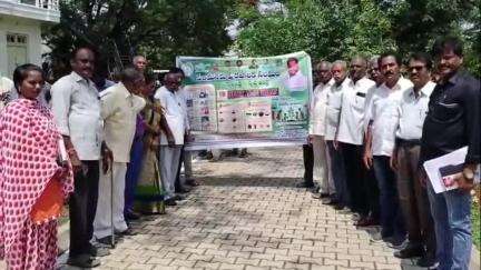 పలమనేరు: స్వచ్ఛ ఆంధ్ర -  స్వచ్ఛ దివస్ కార్యక్రమం నిర్వహించి జీవ వైవిధ్యాన్ని ప్రోత్సహించాలంటున్న కమిషనర్