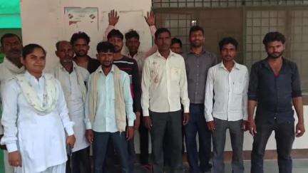 जलालाबाद: मझरा को जाने वाले रास्ते पर बनने वाली पुलिया का निर्माण ठेकेदार ने रोका, ग्रामीणों ने एसडीएम को दिया ज्ञापन #jansamasya