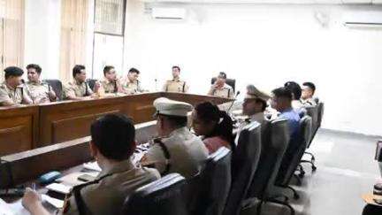 पलवल: एसपी पलवल वरुण सिंगला ने अपराध रोकथाम के लिए अधिकारियों की बैठक बुलाई, दिए सख्त निर्देश