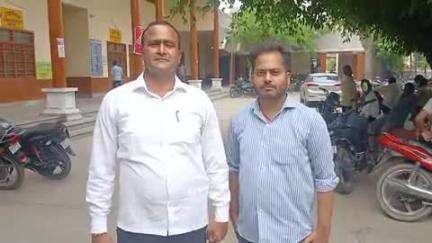 आंवला: आंवला गैनी मार्ग पर रोड के दोनों ओर दूरी चिन्हित करने की मांग करते हुए संपूर्ण समाधान दिवस में सौंपा गया पत्र