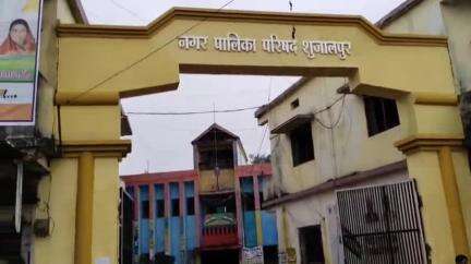 शुजालपुर: सिटी के वार्ड क्र 4 भीमपुरा में नालियों की सफाई नहीं होने के कारणरहवासी  हो रहे परेशान जिम्मेदार मोन#jansamasya