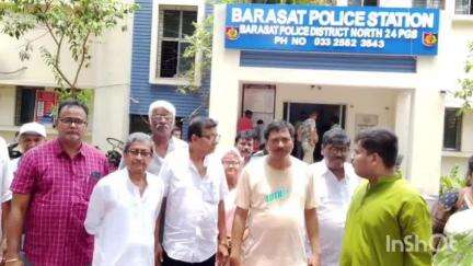 বারাসাত ১: সোফিয়া কুরেসি কে নিয়ে অপমানজনক মন্তব্য করার প্রতিবাদে BJP নেতার বিরুদ্ধে বারাসাত থানায় অভিযোগ দায়ের করল কংগ্রেস