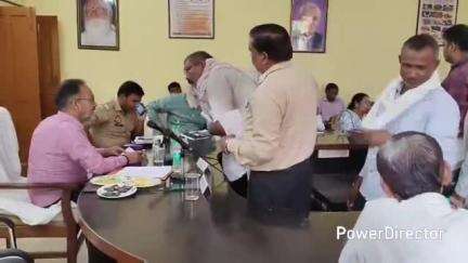 कर्वी: कर्वी के कृषि भवन में आयोजित संपूर्ण समाधान दिवस में पहुंची 50 शिकायतें, चार शिकायतों का किया गया निस्तारण