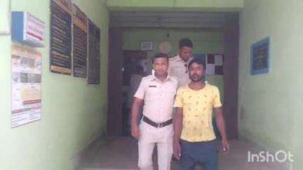 পোলবা-দাদপুর: বেআইনি চোলাই মদ বিক্রির অভিযোগে পোলবার সোয়াখাল ব্রিজ সংলগ্ন এলাকা থেকে গ্রেপ্তার ব্যক্তি, আদালতে পাঠাল পুলিশ