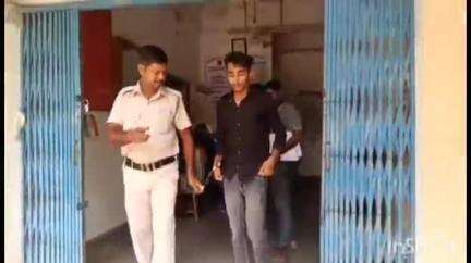 গাইঘাটা: অবৈধভাবে ভারতের প্রবেশ, অংরাইল থেকে এক বাংলাদেশের যুবক গ্রেফতার করল গাইঘাটা থানার পুলিশ