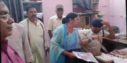 फतुहा: फतुहा थाना में जमीनी विवाद निपटाने के लिए अंचलाधिकारी और थानाध्यक्ष ने लगाया जनता दरबार