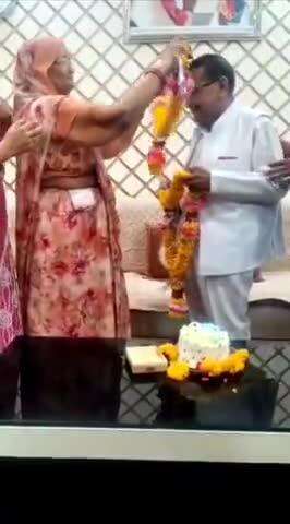 ऐसे ज फ्री।    😛 विवरz,ज वे