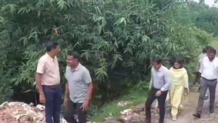 ময়না: পাঁশকুড়া এলাকায় কাঁসাই নদী বাঁধের ভেঙে যাওয়া অংশগুলি পরিদর্শনে এলেন জেলাশাসক সহ অন্যান্য প্রশাসনিক আধিকারিকরা