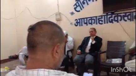 रॉबर्ट्सगंज: रॉबर्ट्सगंज कचहरी परिसर स्थित सोनभद्र बार एसोसिएशन सभागार में कवि सम्मेलन का आयोजन हुआ