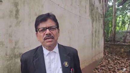 সিউড়ি ১: সিভিক ভলান্টিয়রকে মারধরের ঘটনায় অভিযুক্ত শিক্ষককে সিউড়ি আদালতে তোলা হলে 14 দিনের জেল হেপাজতের নির্দেশ আদালতের