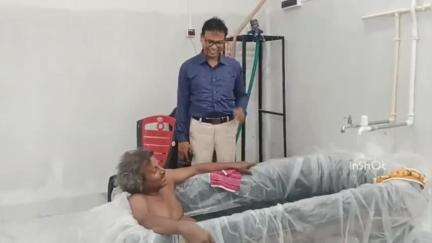 বর্ধমান ২: জল থেরাপি দিয়ে বিভিন্ন রোগের নিরাময় যা নিয়ে শোরগল গাংপুরে