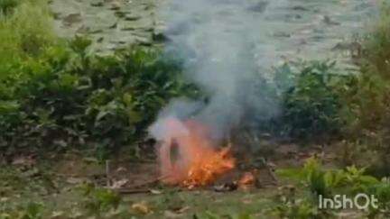 হরিশ্চন্দ্রপুর ২: বাইশা এলাকায় পুলিশ প্রশাসনের তরফে উদ্ধার হওয়া বাজি পটকা গুলোর নিষ্ক্রিয় করা হলো