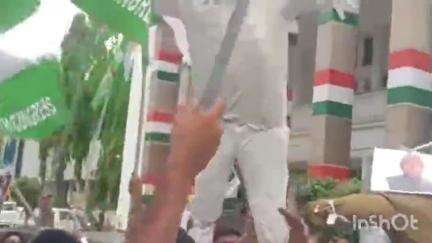 ఖైరతాబాద్: యువజన కాంగ్రెస్ తెలంగాణ అధ్యక్షుడు జెక్కిడి శివ చరణ్ రెడ్డి ఆధ్వర్యంలో గాంధీభవన్లో నిరసన