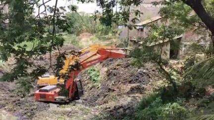 তমলুক: তমলুক মহাকুমার দীর্ঘ 21 কিমি সোয়াদিঘি খাল সংস্কারের কাজের অগ্রগতি খতিয়ে দেখতে এলেন জেলাশাসক সহ অন্যান্য আধিকারিকরা