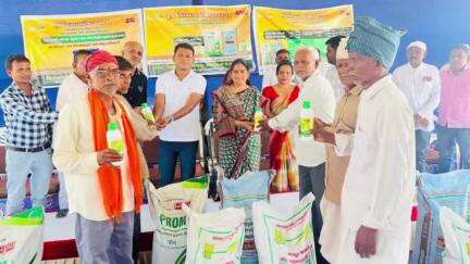 ગોધરા: ધારાસભ્ય નિમિષા બેન સુથાર ની ઉપસ્થિતમાં મોરા APMC ખાતે 1592 જેટલા લાભાર્થીઓને ખાતર બિયારણની કીટનું વિતરણ કરાયું